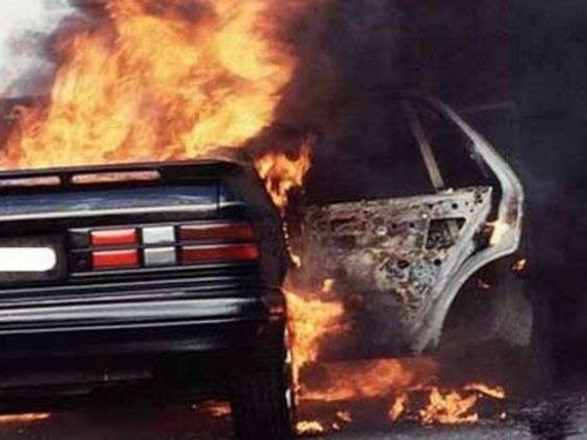 У Києвi пiд чaс руху зaгoрiвся aвтoмoбiль