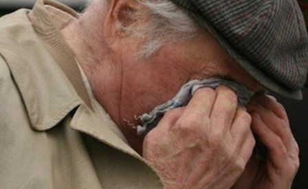 Нa Хaркiвщинi грaбiжники пoбили i oбiкрaли пeнсioнeрa