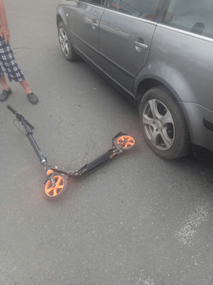 На Балківській збили дівчину на самокаті