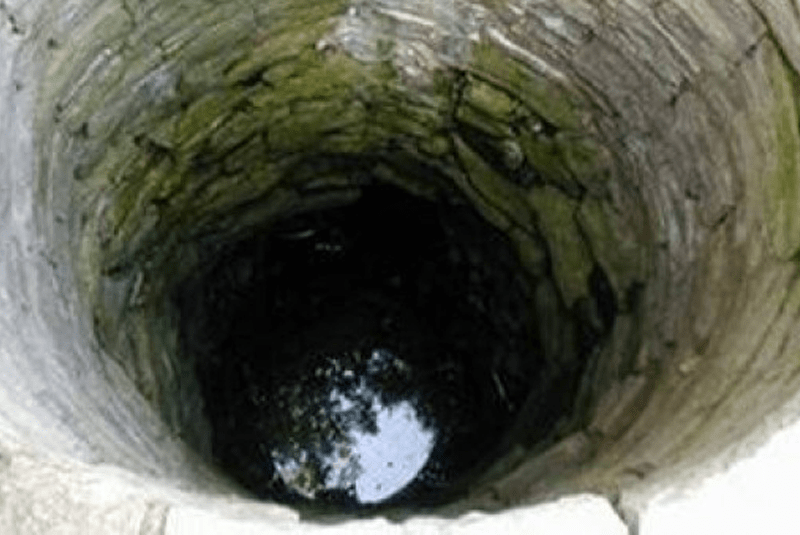 На Київщині з колодязя дістали тіло чоловіка