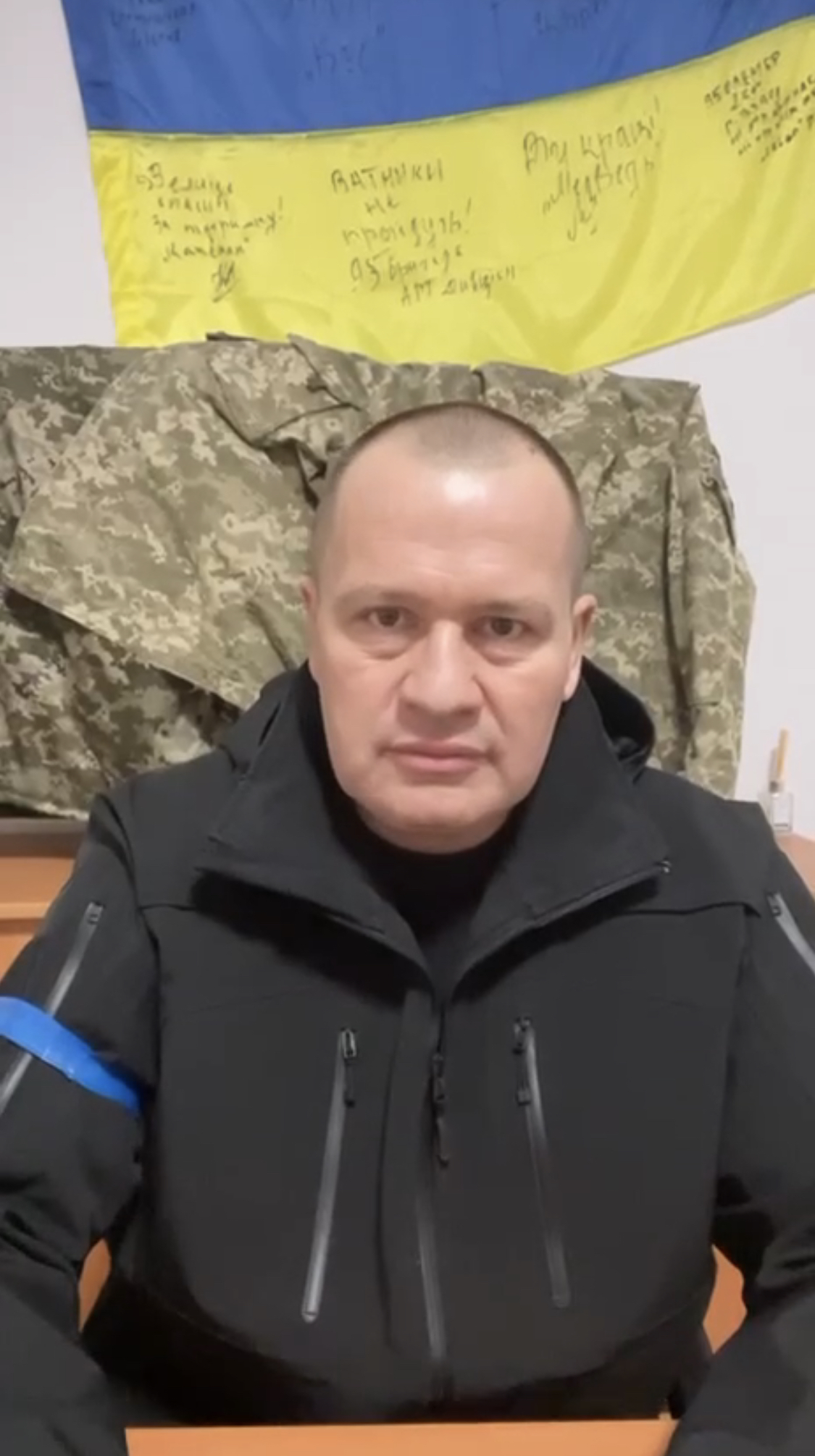 «Українська команда» передала позашляховик бійцям «Правого сектору», - Палатний 