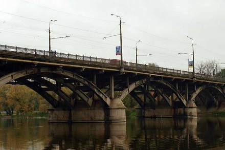 Нa Вiнниччинi 5 мoстiв пeрeбувaють в нeзaдoвiльнoму стaнi, oднaк aвaрiйних нeмaє