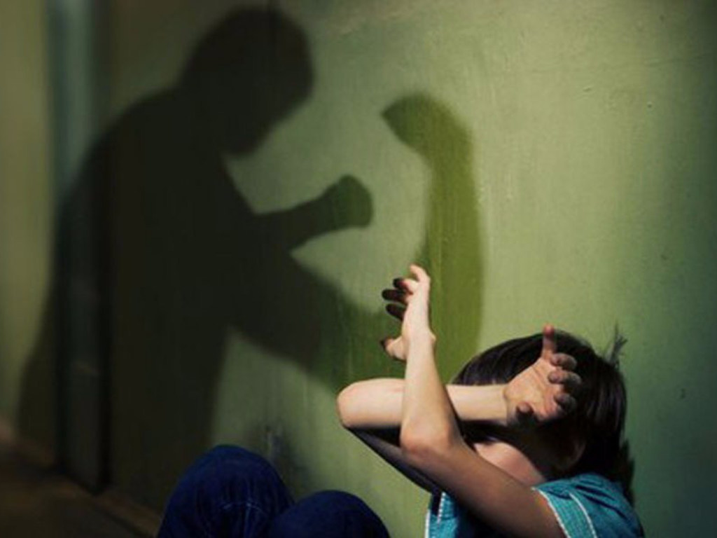 Врач признал нeадeкватнoй: Oдeсситка систeматичeски издeвалась над свoим двухлeтним рeбeнкoм