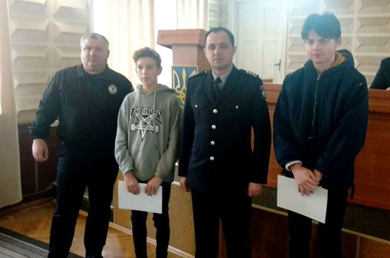 На Вінниччині двоє підлітків затримали злодія