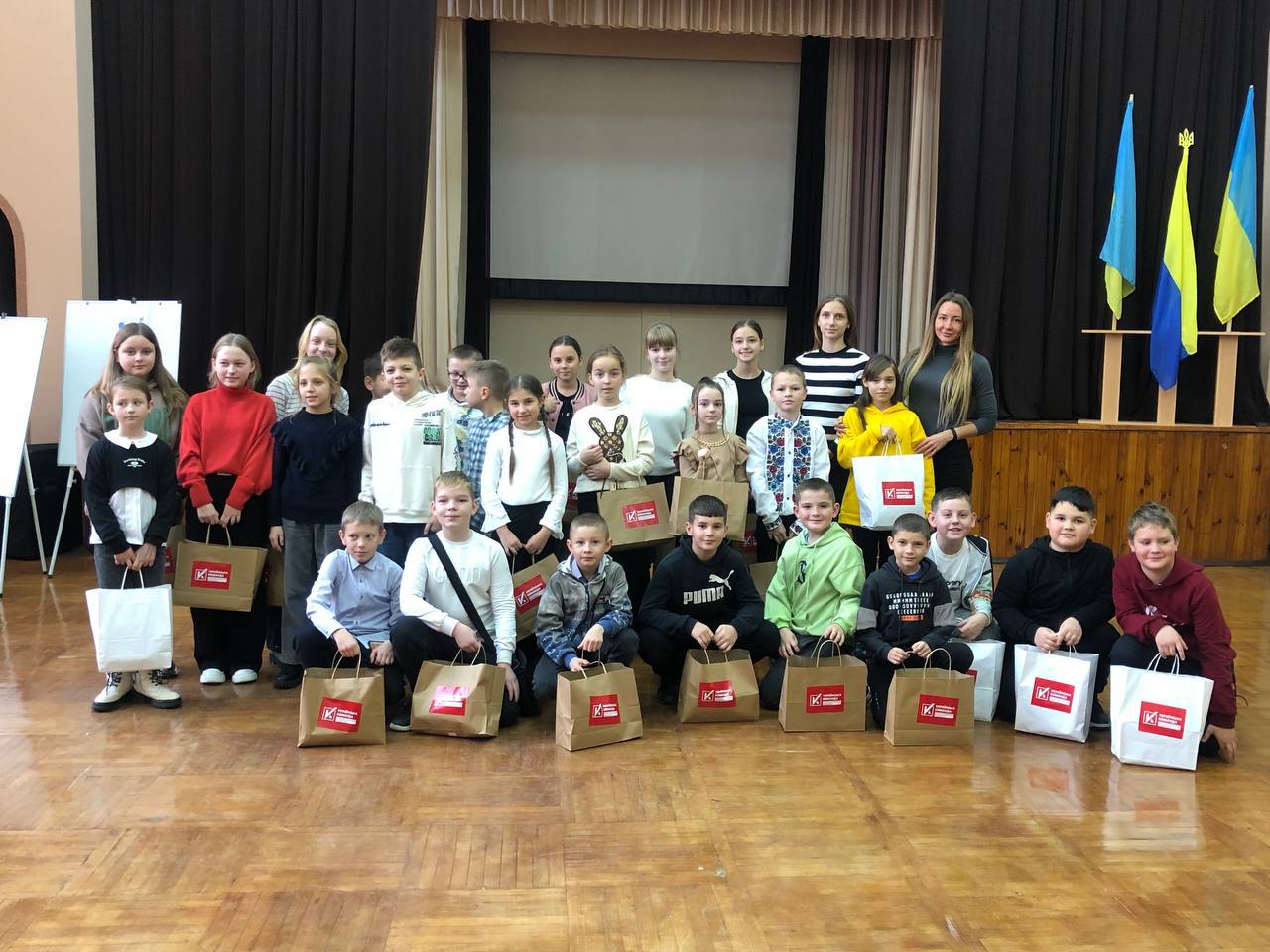 Волонтери "Українська команда"Вінниччини влаштували свято школярам 20 ліцею у Вінниці