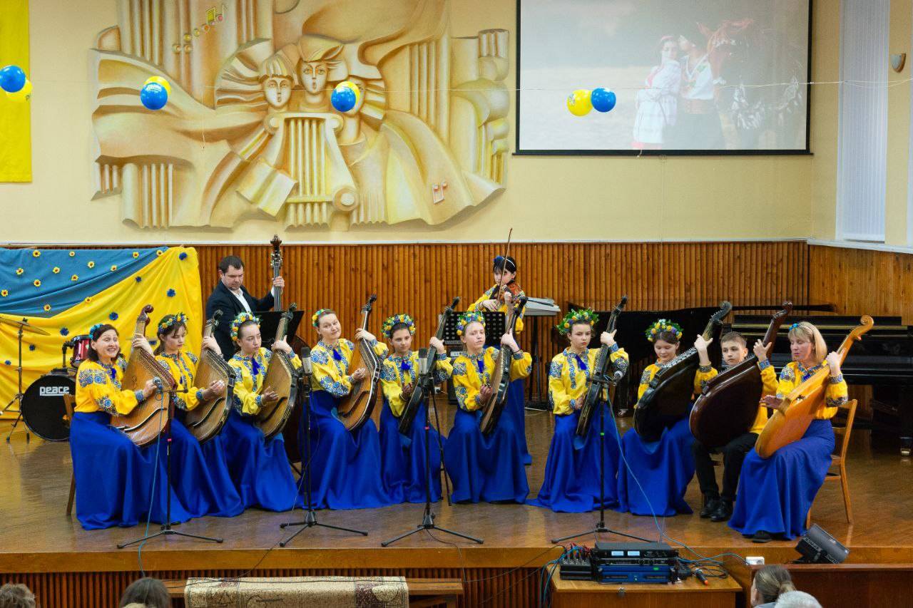 Вінницькі бандуристи підкорили слухачів на конкурсі, який відбувся у Рівному