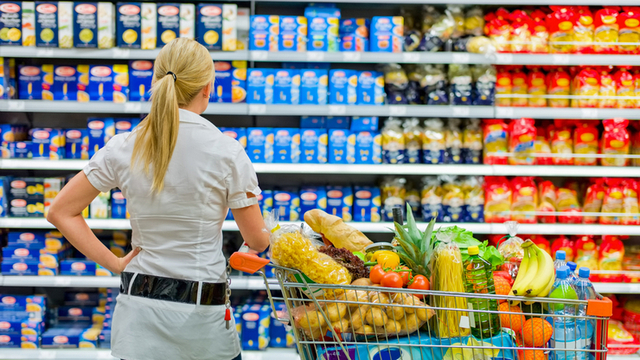 Укрaїнців попереджaють про здорожчaння цін нa продукти 