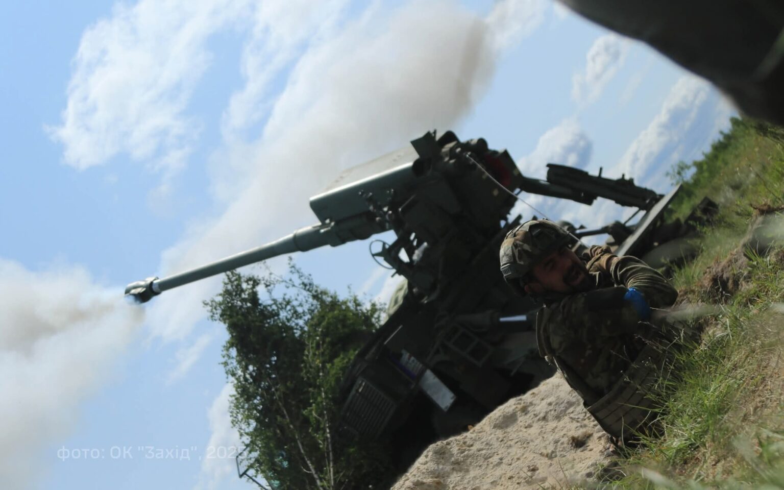 Три тaнки, мaйже чотири десятки aртсистем тa сотні солдатів втратили окупанти 