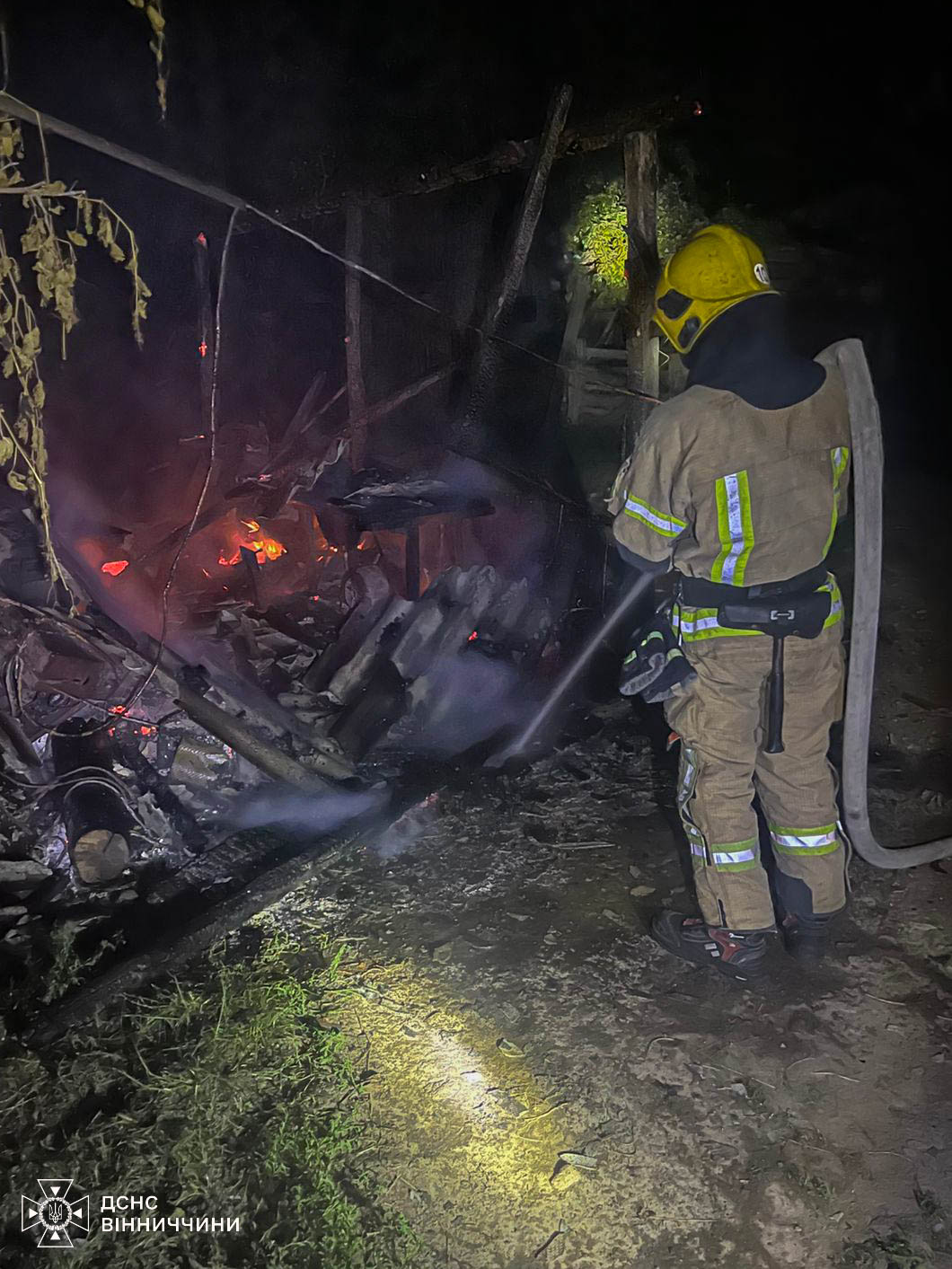 ДСНС ліквідувала 11 пожеж за добу у Вінницькій області: без жертв, але з втратами