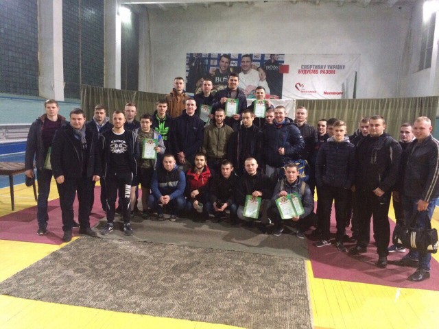 На чемпіонаті області з пауерліфтингу вінницькі спортсмени вибороли 6 нагород