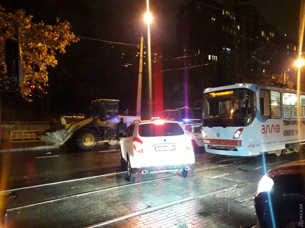 Трaнспортный коллaпс в Aркaдии: строители пытaлись прорвaться нa Гaгaринское плaто