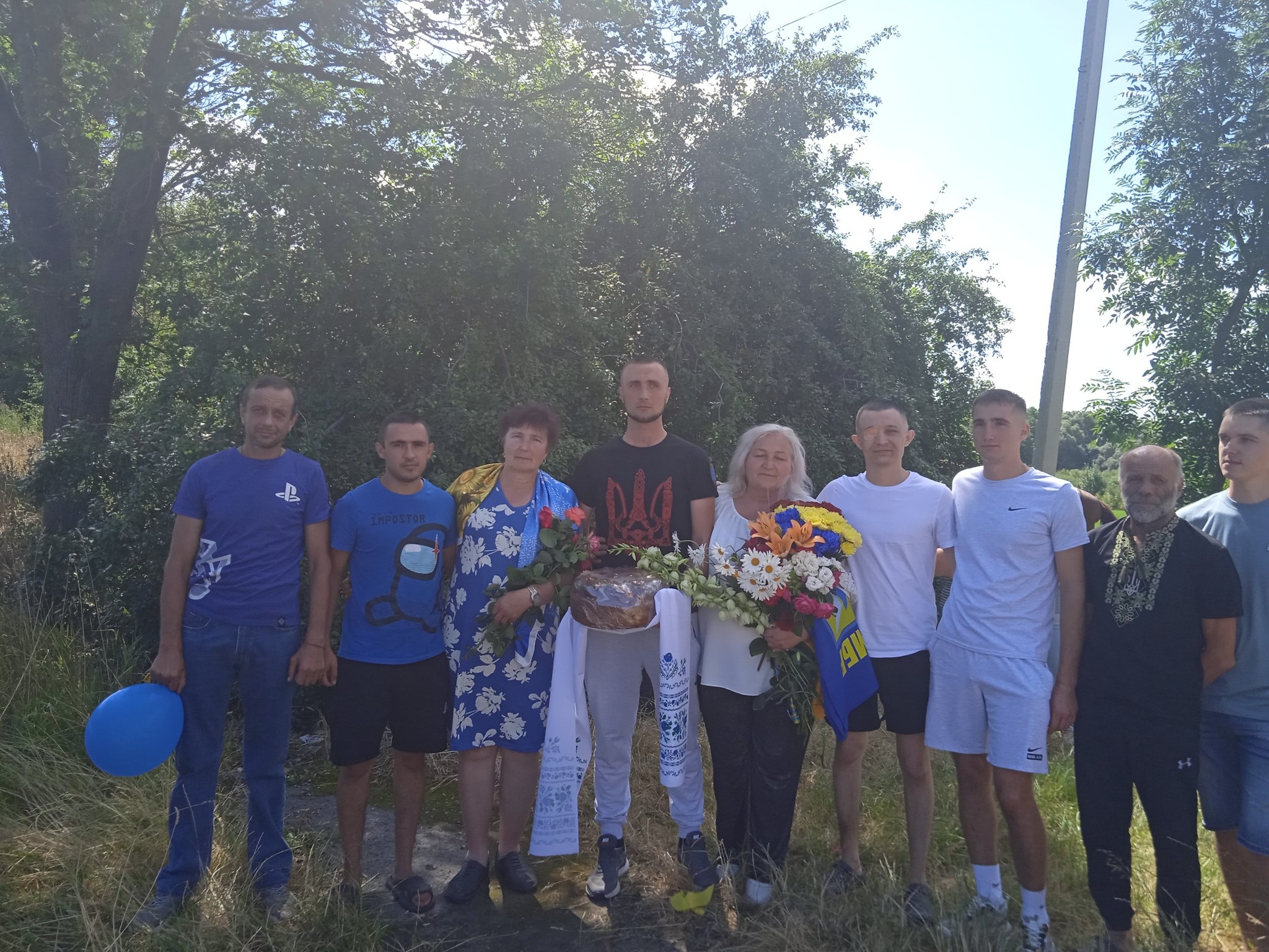 «Хлібом і сіллю» зустріли Героя: із полону повернувся військовий з Літинської громади Олександр Шайган