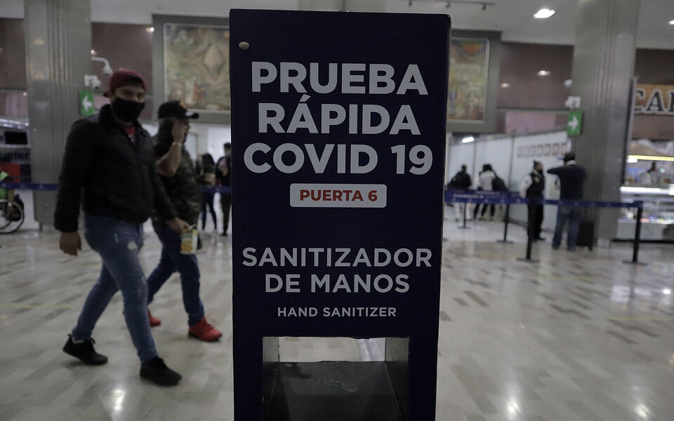 ВООЗ рекомендувала скасувати або послабити обмеження на міжнародні поїздки через їхню неефективність