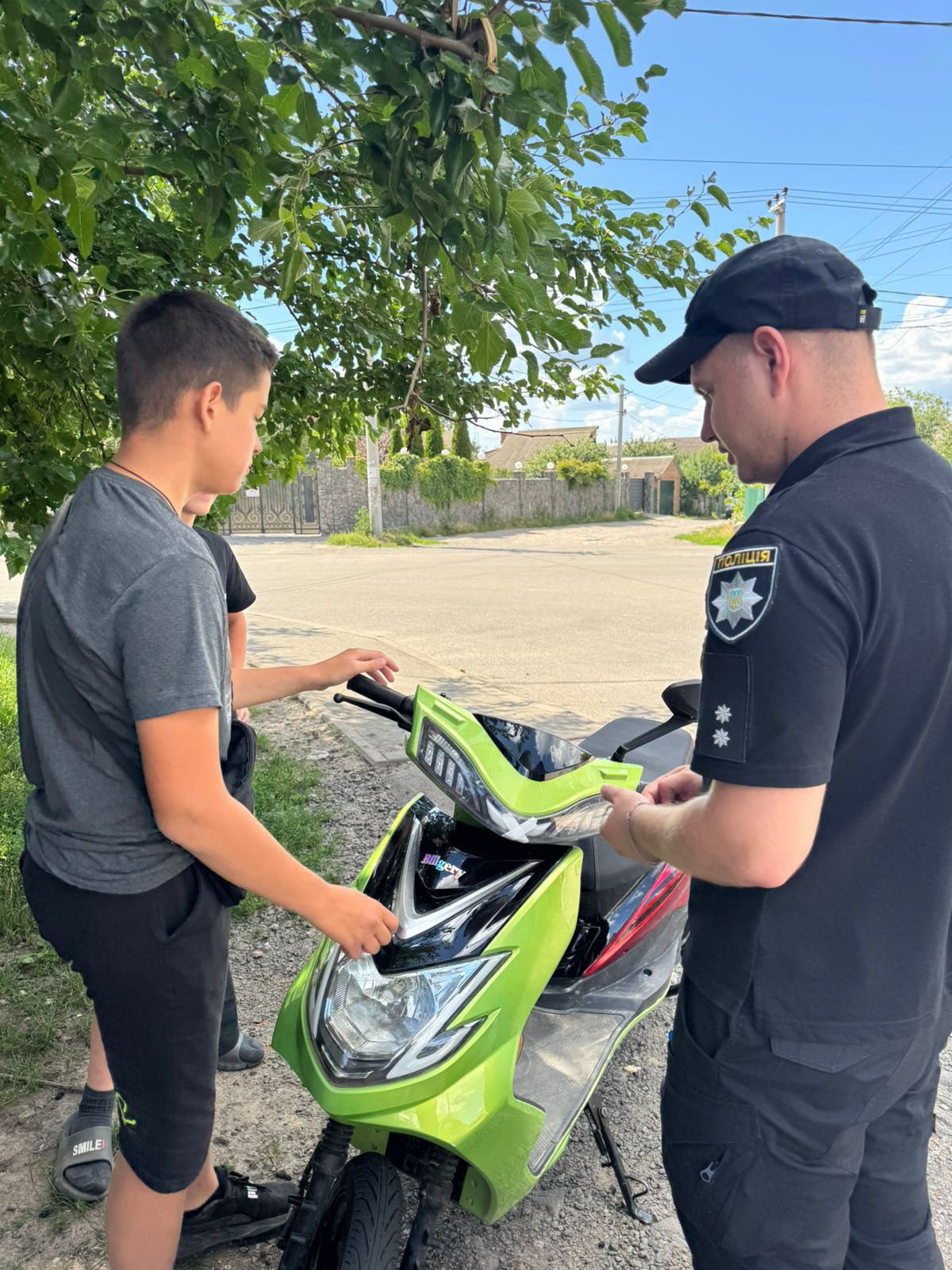 У Вінниці ювенальні поліцейські поспілкувались з неповнолітніми байкерами