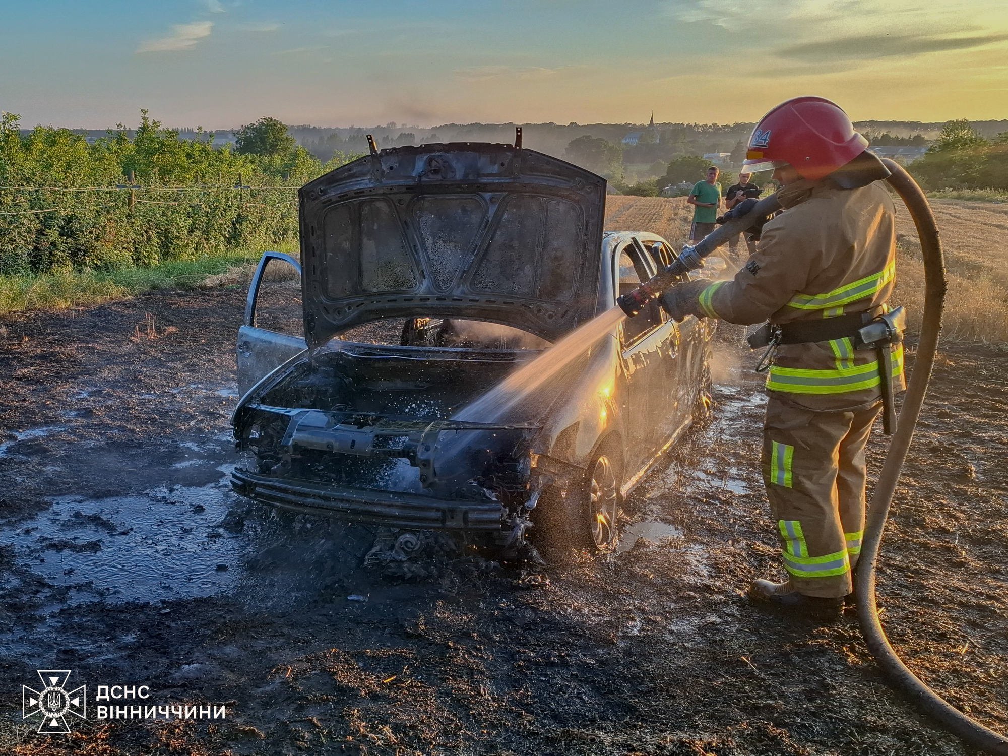 На Вінниччині загорілось два авто