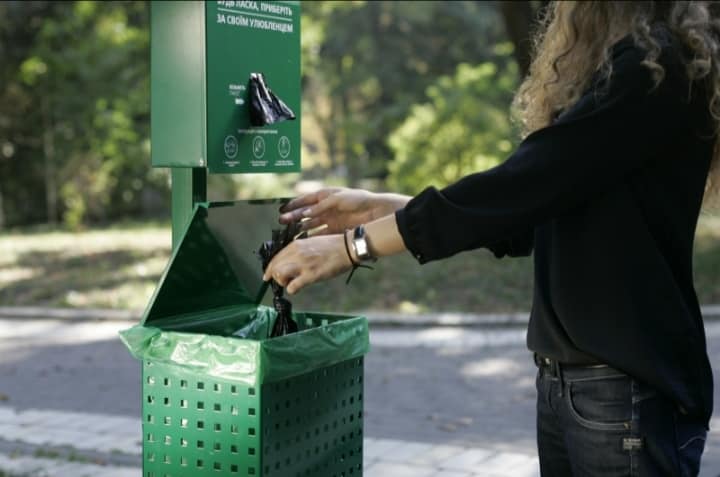 У Вінниці встaновлять вбирaльні для собaк