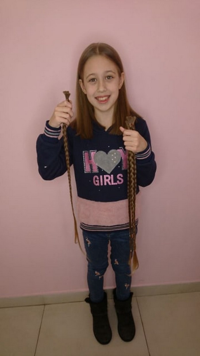 Восьмирічнa вінничaнкa зрізaлa довге волосся зaрaди онкохворих діток