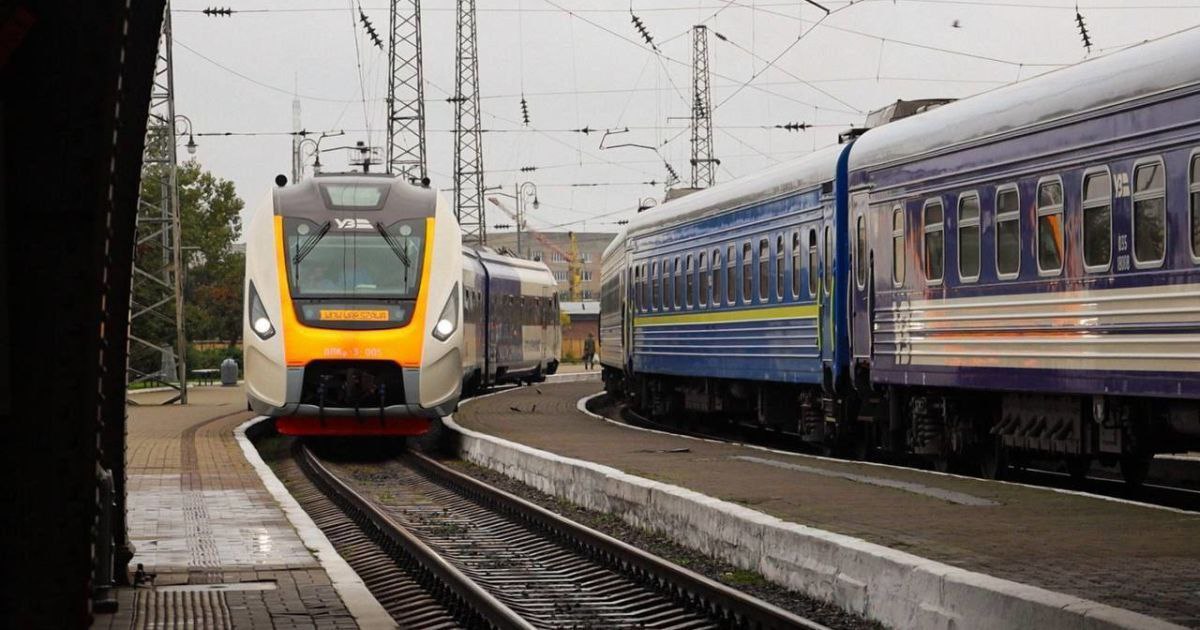 Через атаку на підстанції в Україні зупиняють і змінюють маршрути поїздів