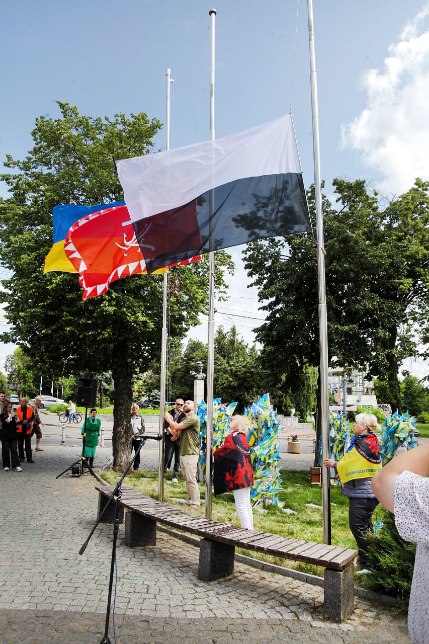 Вінниця стала першою, де вшановують полонених окремим стягом