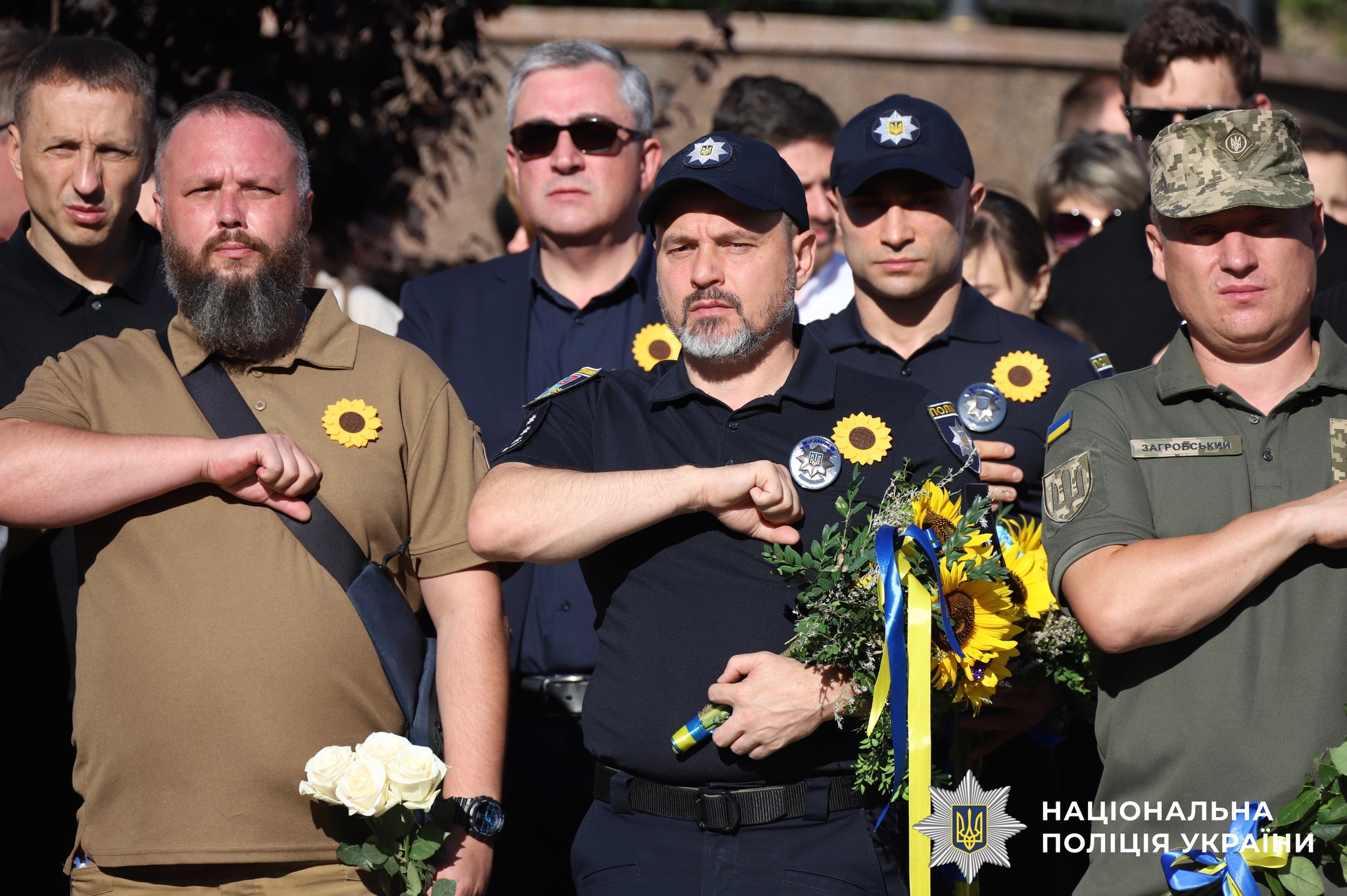 Поліцейські Вінниччини вшaнувaли пaм’ять полеглих Зaхисників Укрaїни