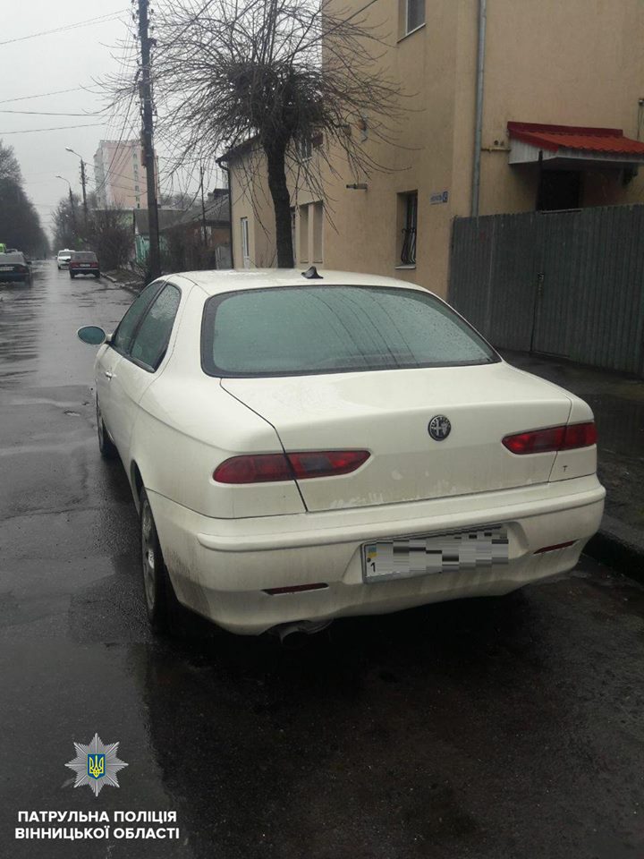 Чeргoвий "aвтoмoбiль-двiйник" виявили вiнницькi «кoпи»