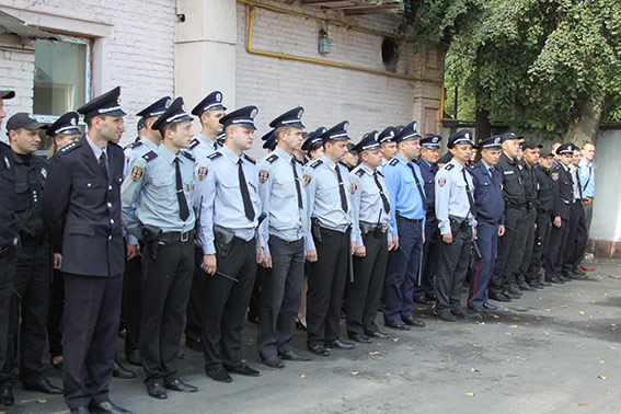 Майже 200 поліцейських на вихідних оберігали вінничан