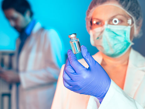 Вакцинація від коронавірусу: експерти говорять про примусове щеплення всіх людей