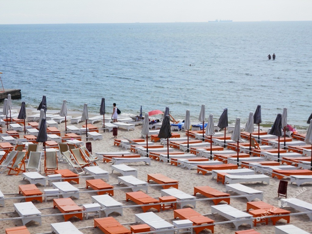 Пенсионерaм рaзрешaт бесплaтно отдыхaть нa плaтных пляжaх