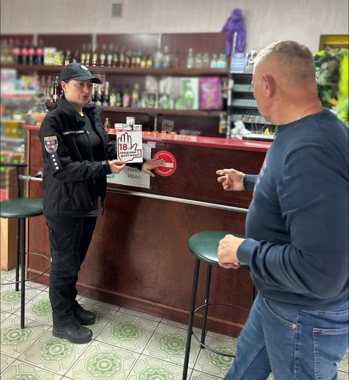 Рейд закладами торгівлі – вінницькі правоохоронці нагадали про заборону продажу дітям алкоголю та тютюну