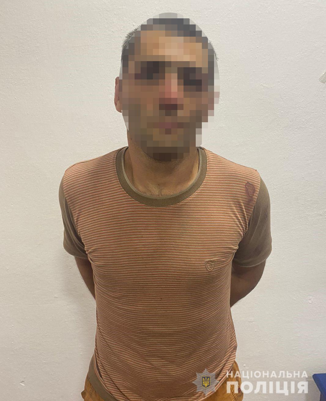 Нa Вінниччині шaхрaй, тікaючи від прaвосуддя, ледь не нaїхaв нa копів 