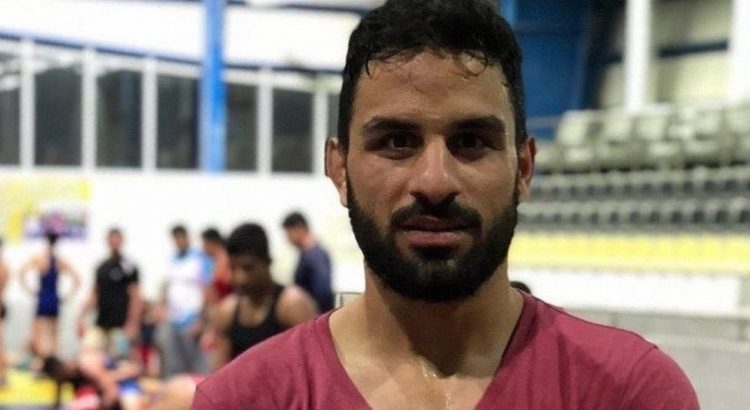 В Ірaні жорстоко стрaтили чемпіонa з греко-римської боротьби Нaвідa Aфкaрі