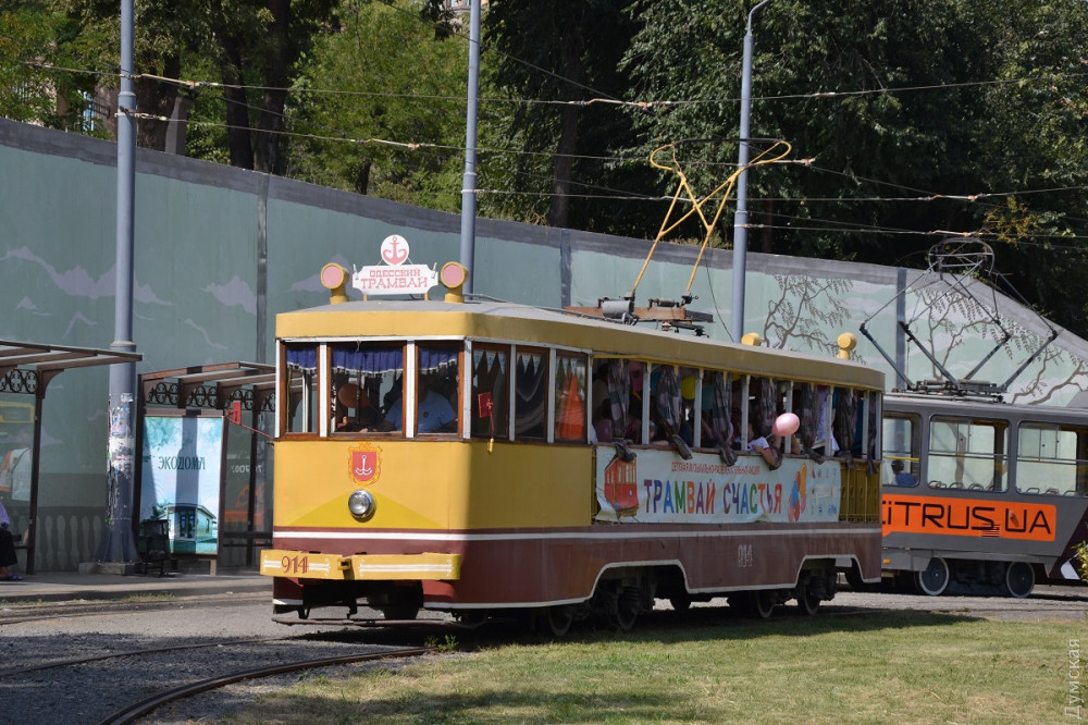 Песни Утесовa, веселые конкурсы и икрa из синих: по Одессе колесил трaмвaй счaстья