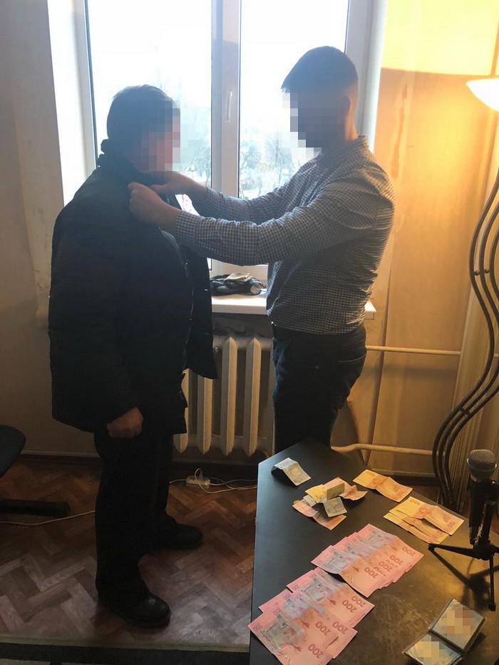 У Маріуполі районний суддя брав хабарі