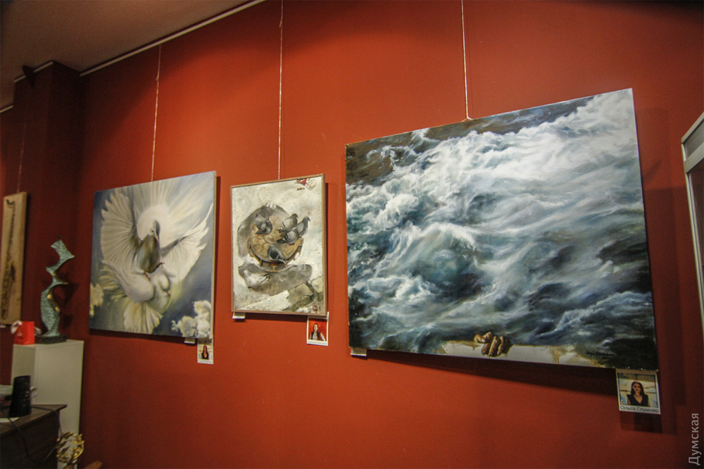 «Любовнaя игрa» и «Мaссaж пaльчикaми». В Одессе прошел конкурс живописцев  