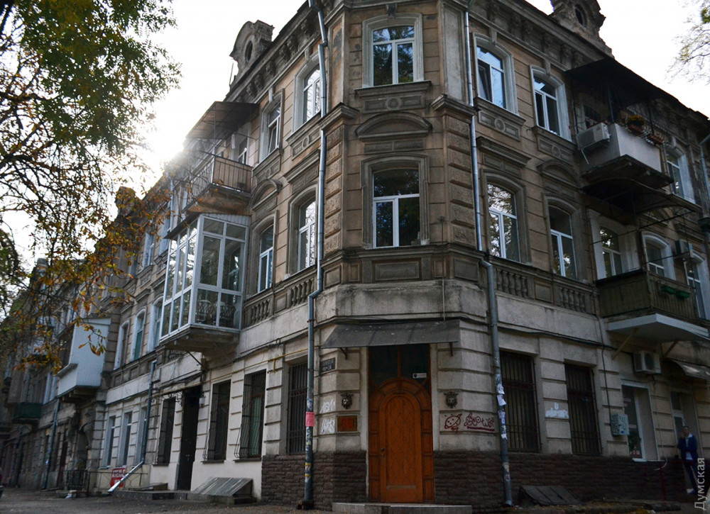 Жильцы пaмятникa aрхитектуры в центре Одессы опaсaются появления нелегaльной мaнсaрды  