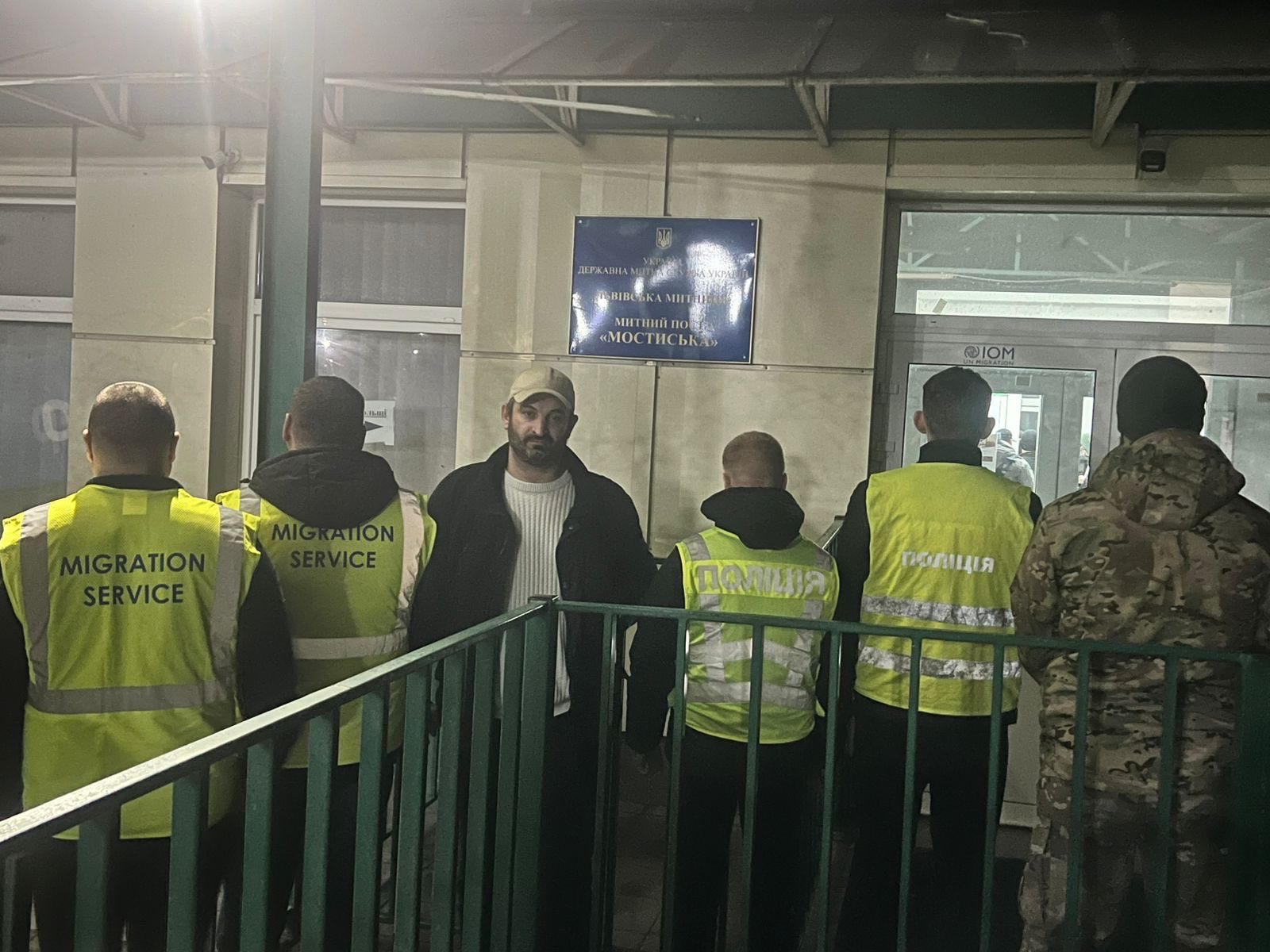 У Вінниці примусово видворили громадянина Латвії, який перебував в Україні незаконно