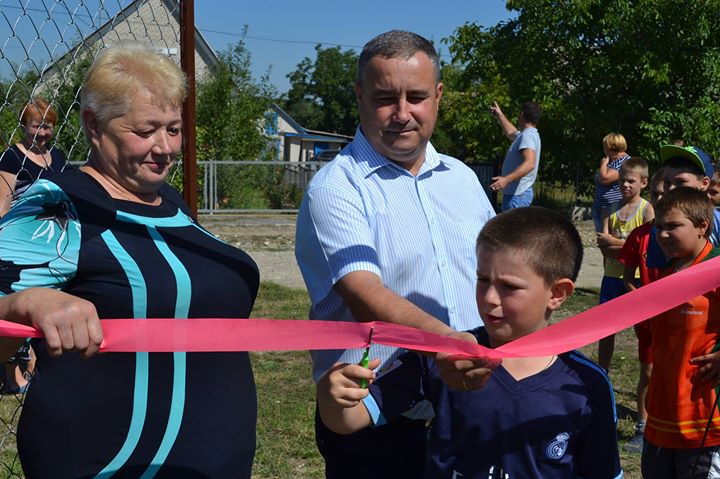 За ініціативи учасника АТО на Вінниччині відкрили спортивний майданчик