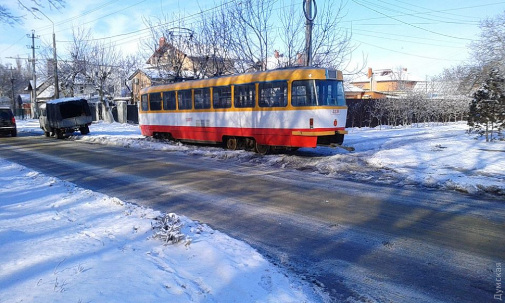 Нa Дaче Ковaлевского трaмвaй сошел с рельс