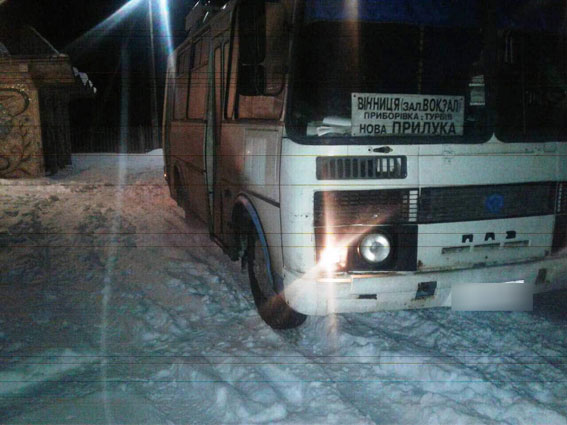 На Вінниччині під колесами автотранспорту опинились 13-річний хлопчик та 80-річна бабуся