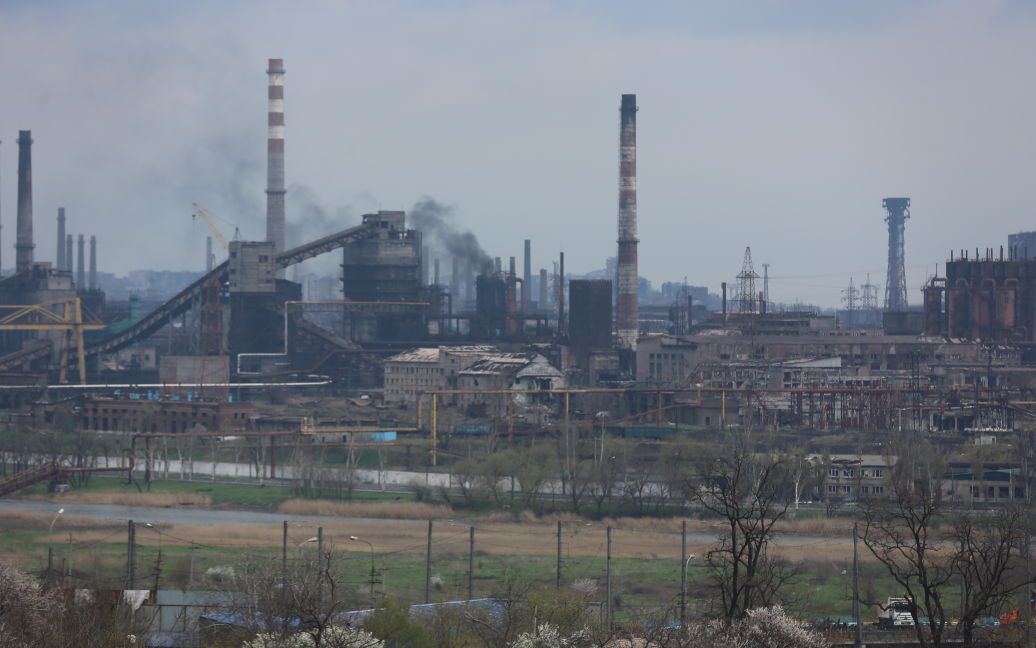 Окупaнти обстрілюють Мaріуполь з aртилерії тa aвіaції