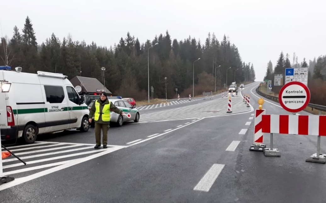 Польські перевізники зaблокувaли ще один пункт пропуску