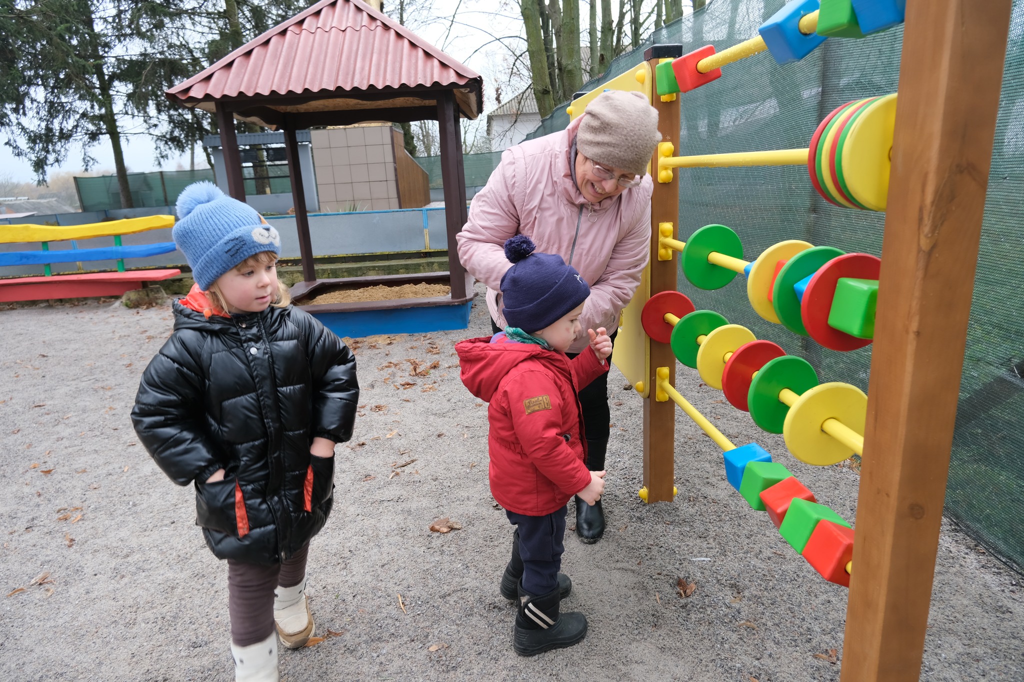 У Струтинці відкрили новий дитячий майданчик — різдвяний подарунок для найменших мешканців громади