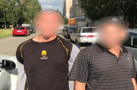 Двоє п’яних хуліганів побили та обікрали вінничанина