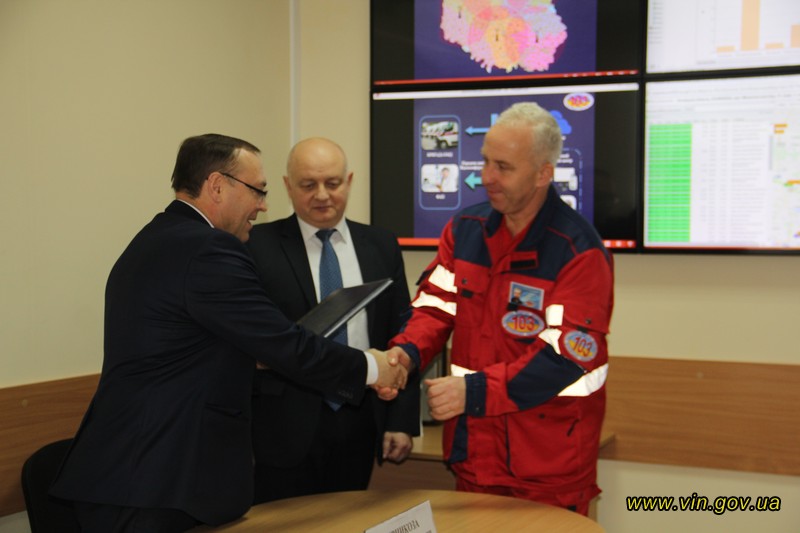 Вінницький Центр екстреної меддопомоги та медицини катастрофпоповнився новим реанімобілем та бронхоскопом