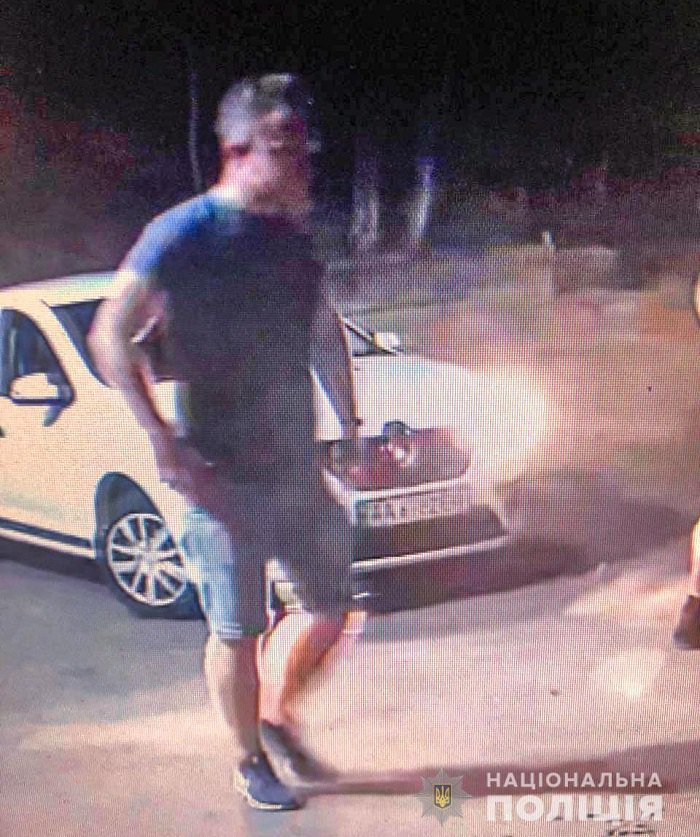 Кличко подякував столичним правоохоронцям, які оперативно затримали вандала, що пошкодив 2 скла на пішохідно-велосипедному мосту