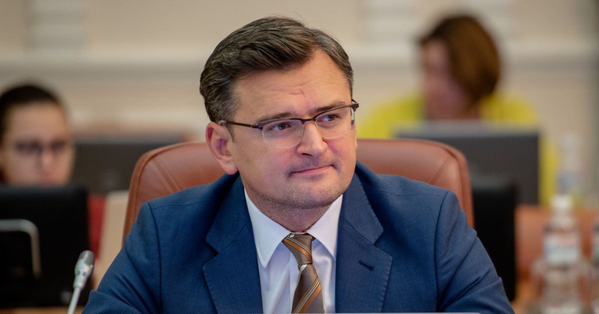 Двох співробітників посольства України в Польщі спіймали на контрабанді