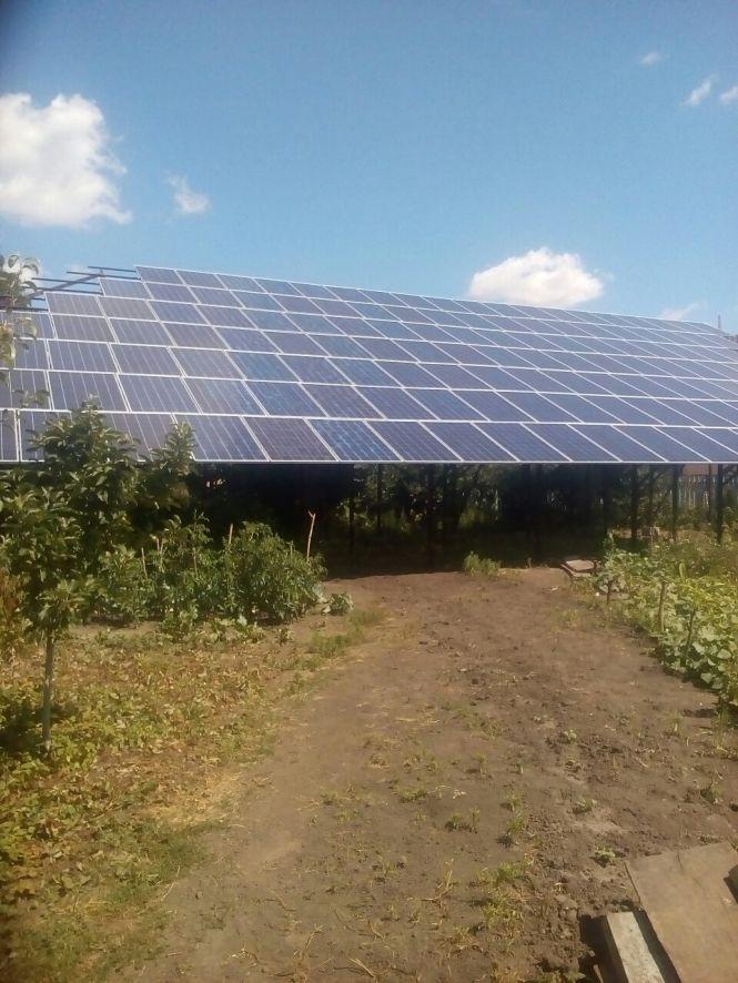 Нa Вінниччині родинa встaновилa нa влaсному городі потужну сонячну електростaнцію