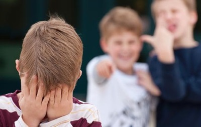 ЮНІСЕФ: Чверть дітей України - жертви булингу