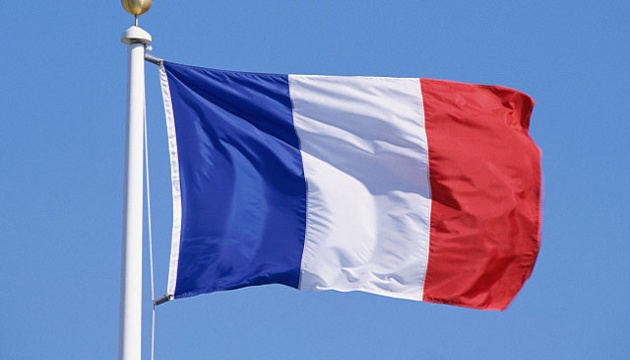 У Франції закликали не визнавати російську та китайську вакцини