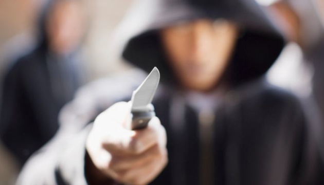 Чоловік з ножем напав на пасажирів потяга у Токіо, 10 поранених